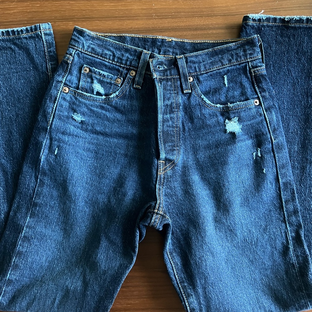 Women’s Levi’s 501 Skinny size 25 length 28 in EUC.